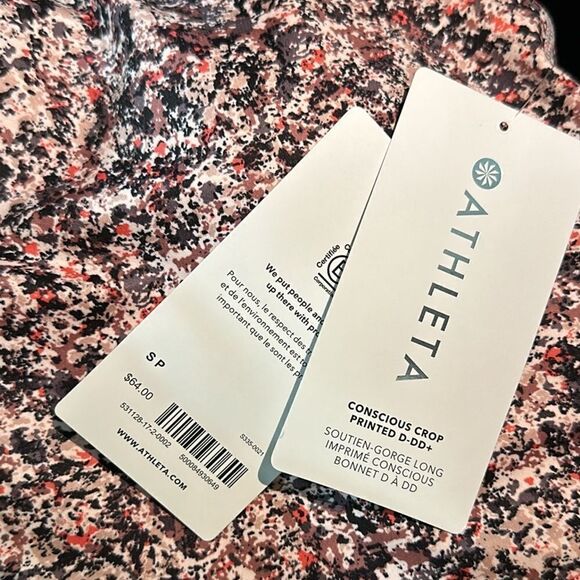 New with Tags Athleta conscientious crop small.  removable Cup D-DD great gift - Picture 2 of 9